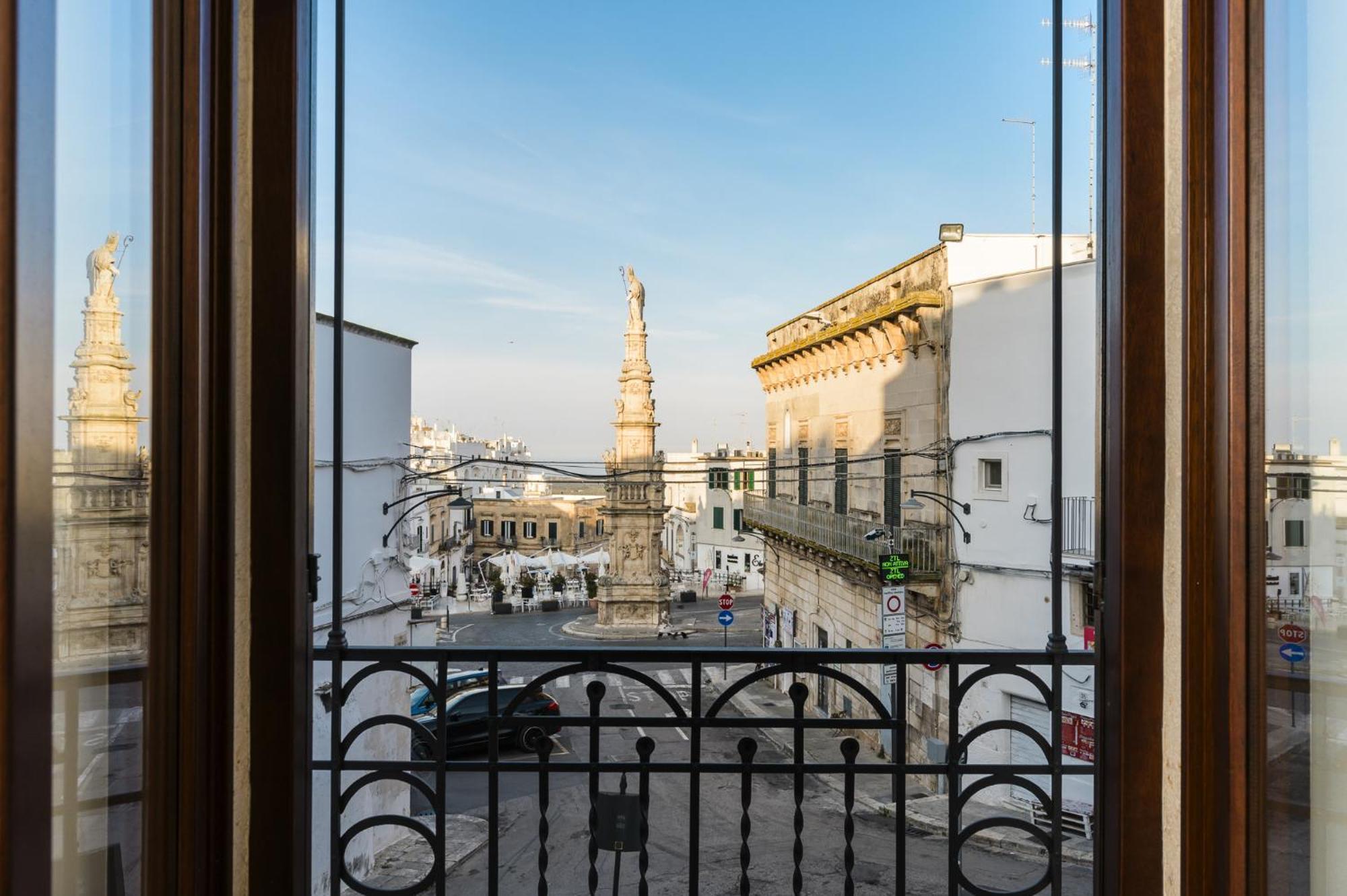 Sant'Oronzo View Apartment By Wonderful Italy オストゥーニ エクステリア 写真