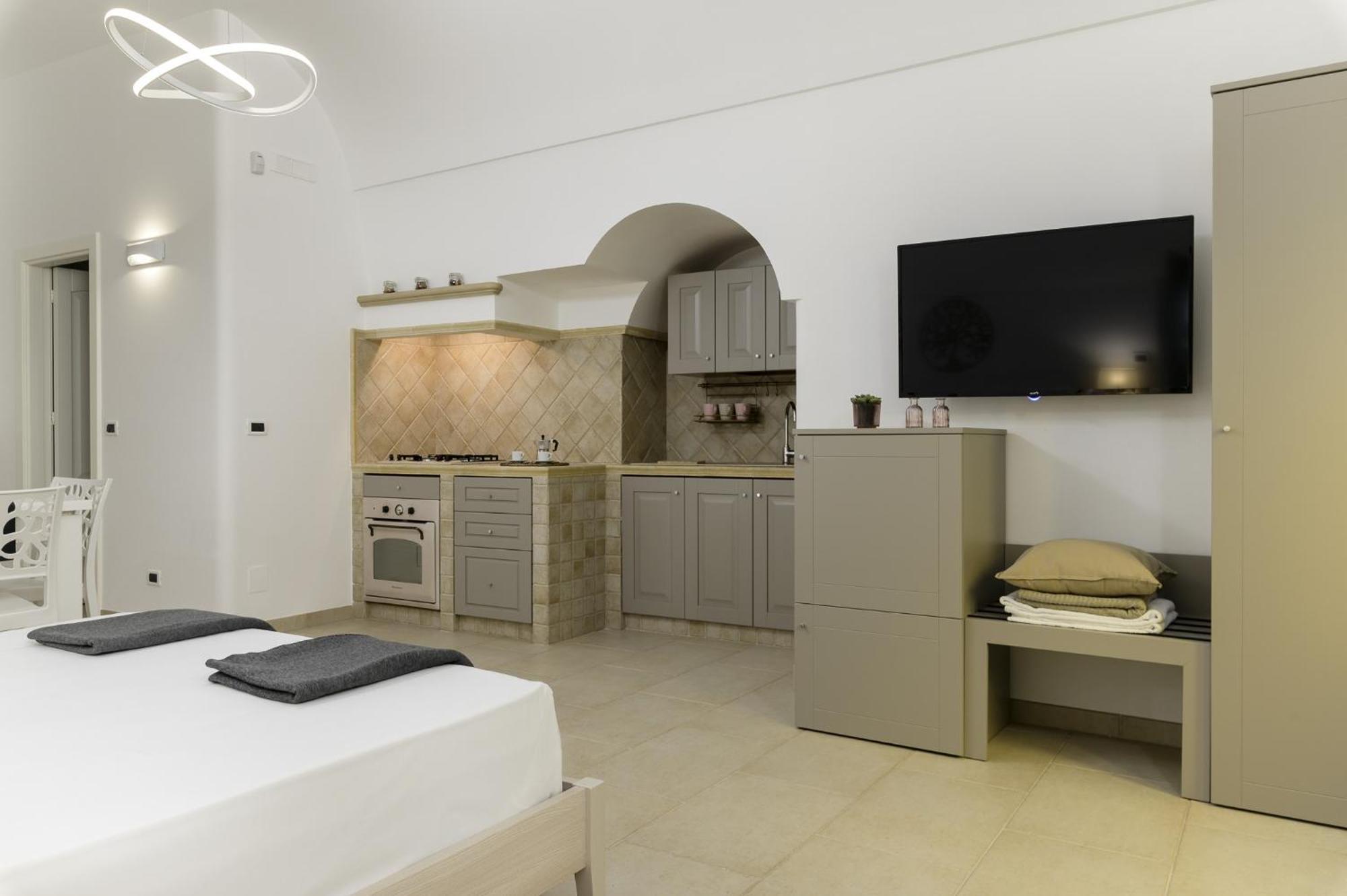 Sant'Oronzo View Apartment By Wonderful Italy オストゥーニ エクステリア 写真