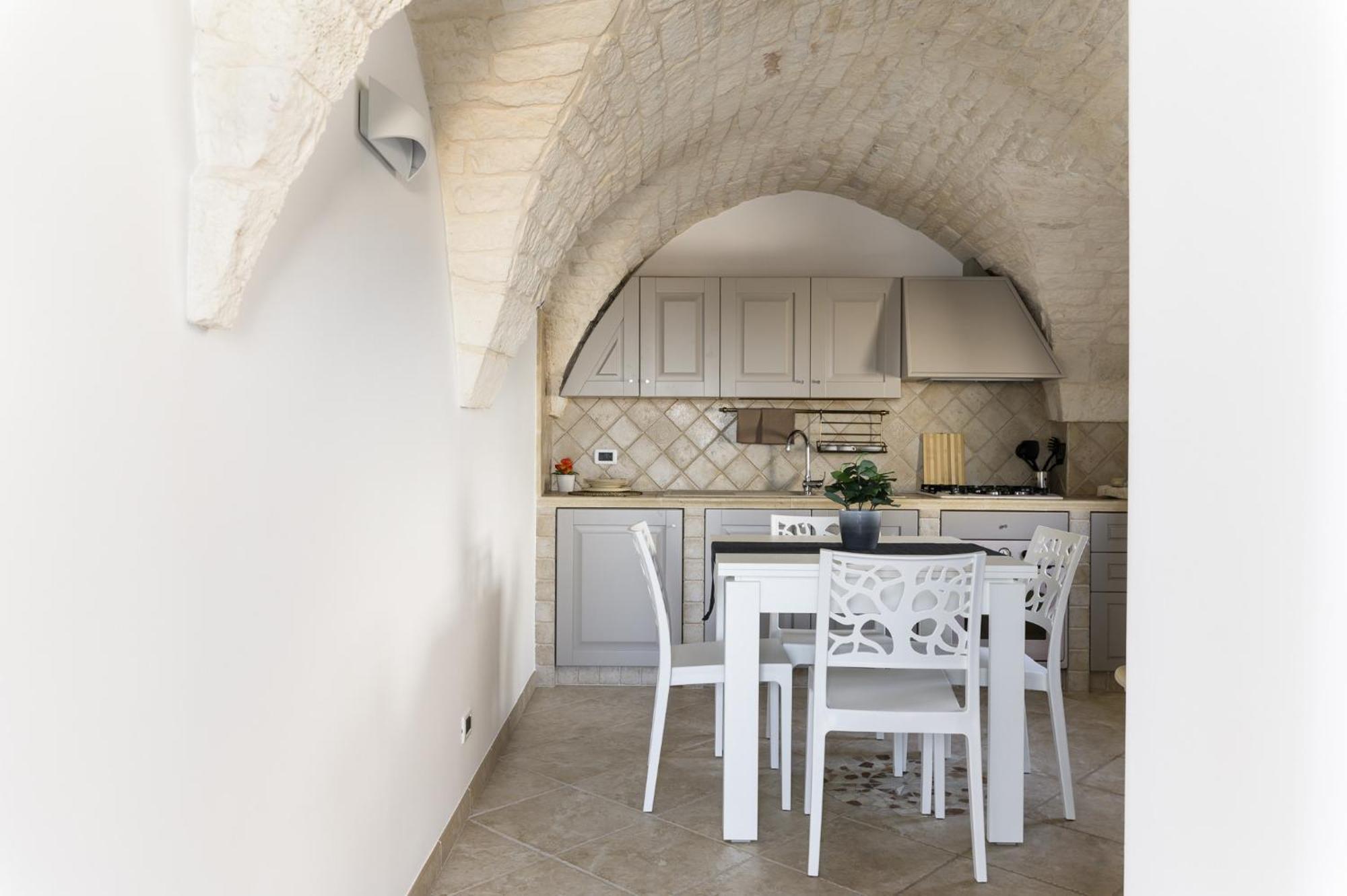Sant'Oronzo View Apartment By Wonderful Italy オストゥーニ エクステリア 写真