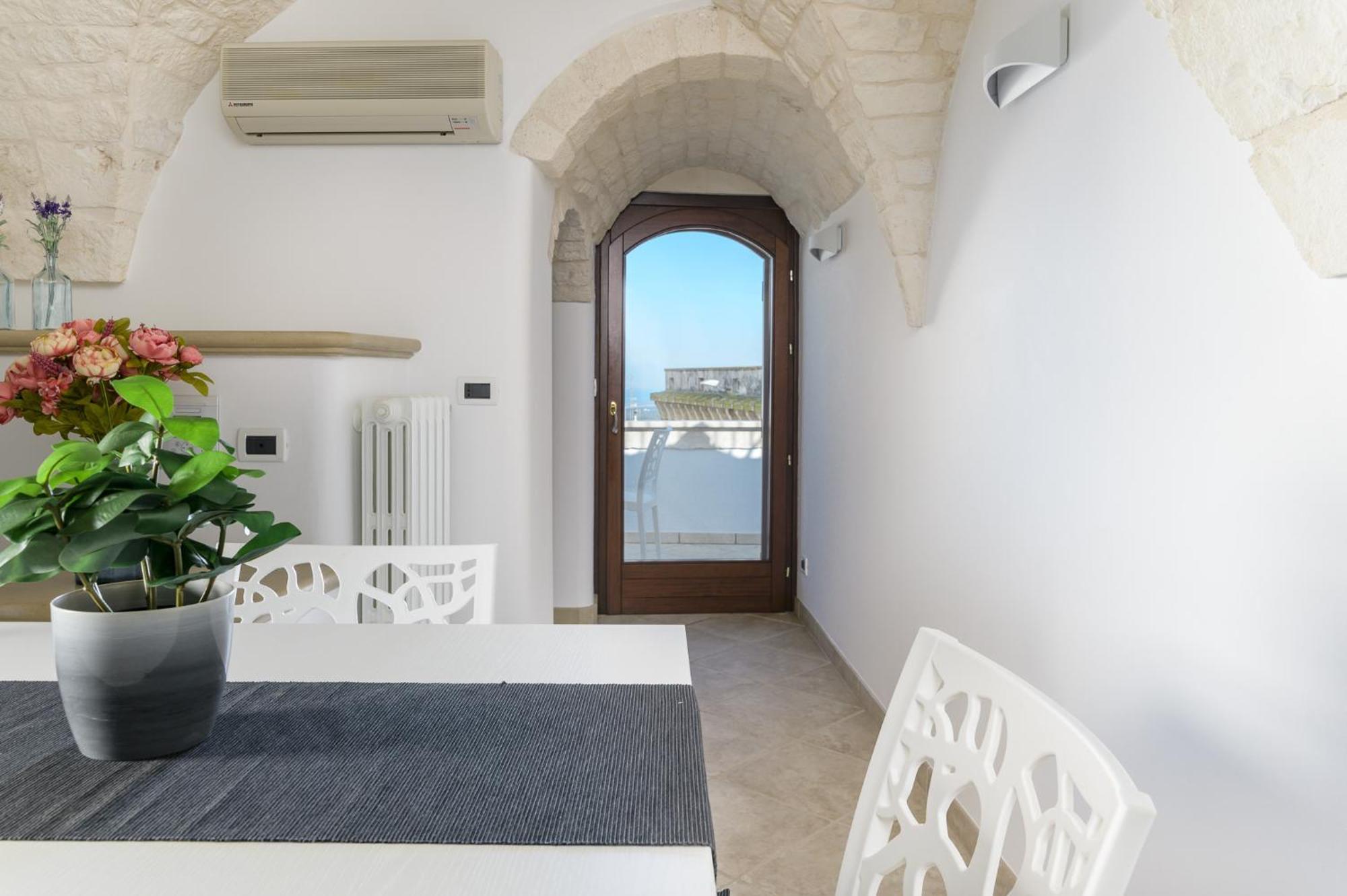 Sant'Oronzo View Apartment By Wonderful Italy オストゥーニ エクステリア 写真